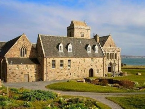 ISLES OF IONA ABBEY TWO DAY TOUR