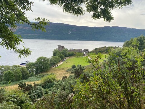 Loch Ness and Urquhart Castle Tour