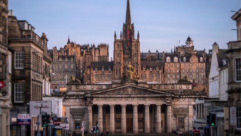 Edinburgh Full-Day Walking Tour - Castle Included