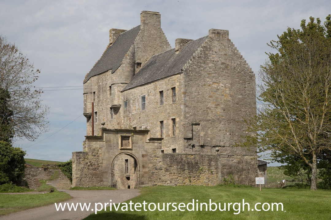 castle tours scotland and ireland