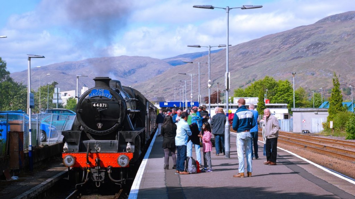 grand tour of scotland by train