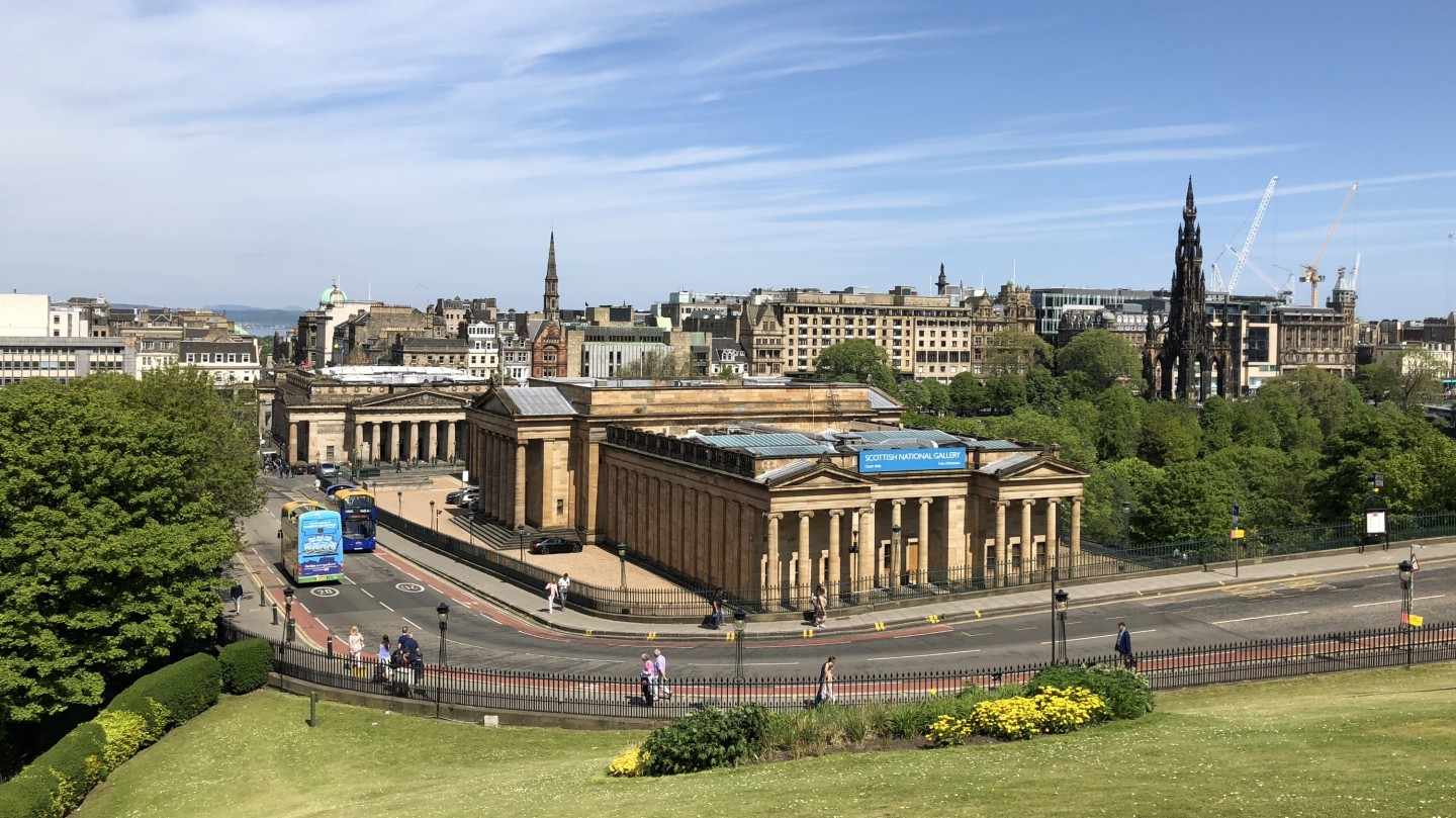 private walking tour edinburgh